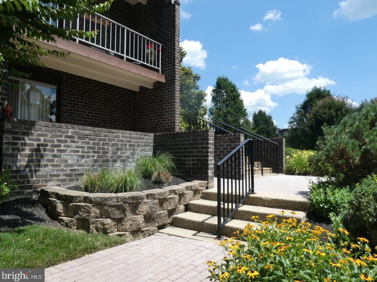 2 Stonehenge Cir, Baltimore MD  21208-3203 exterior