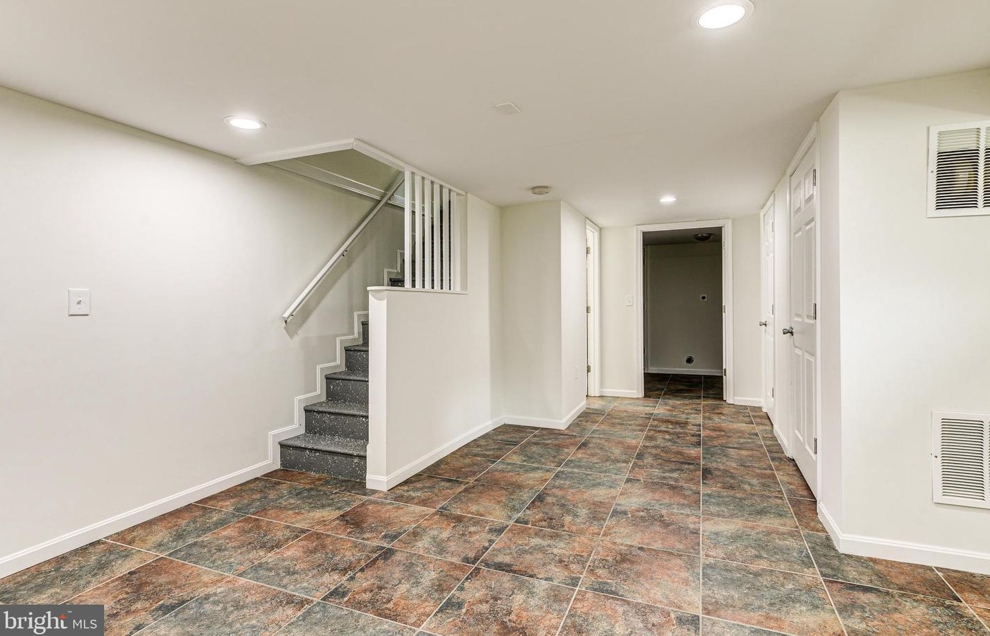 913 Elton Ave, Baltimore MD  21224-3320 exterior