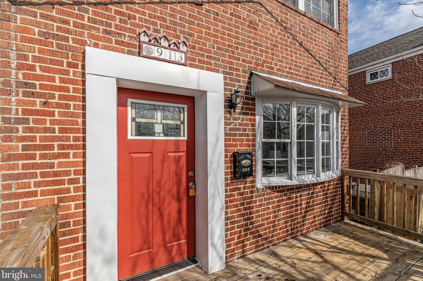 913 Elton Ave, Baltimore MD  21224-3320 exterior