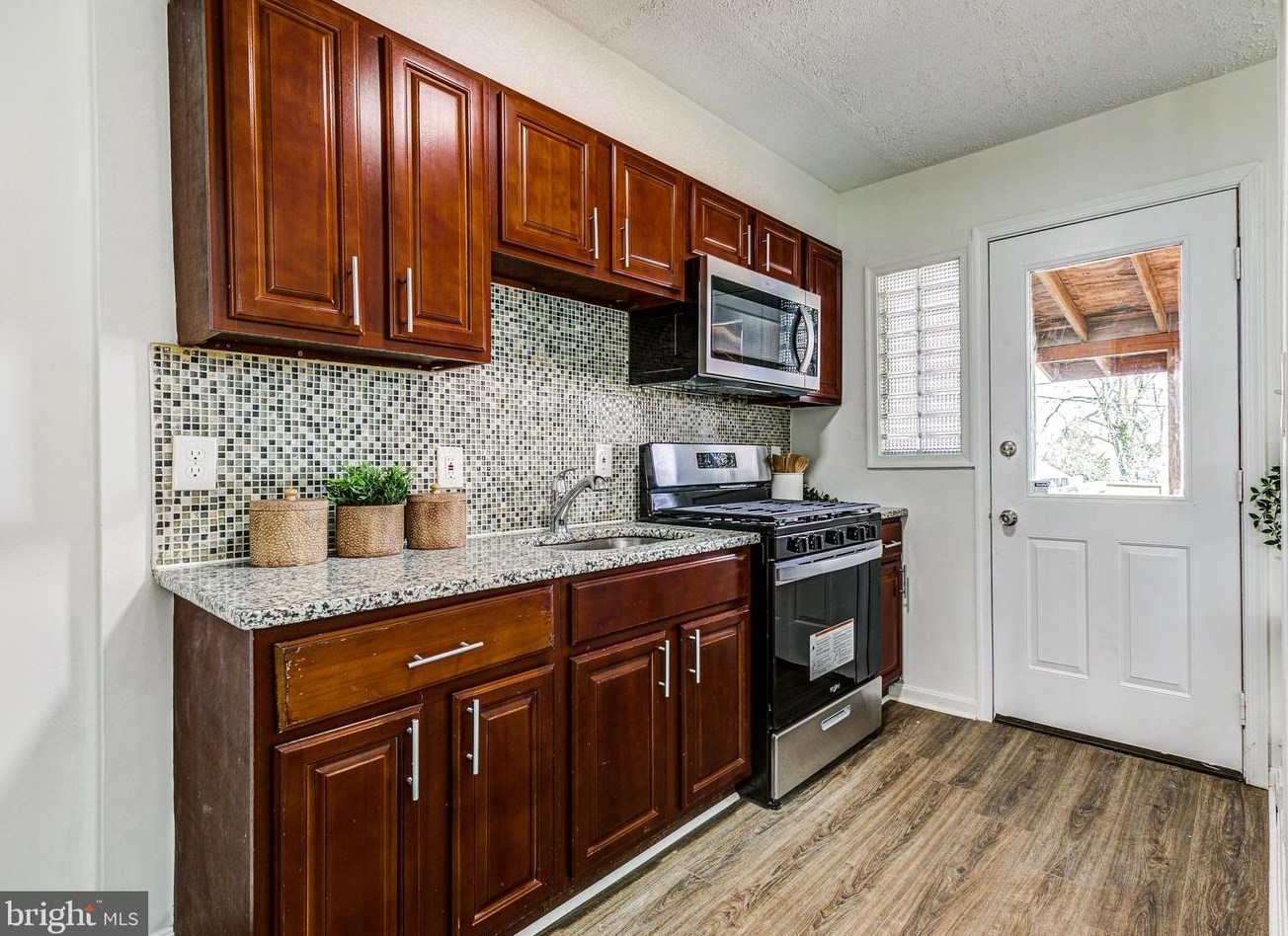 913 Elton Ave, Baltimore MD  21224-3320 exterior