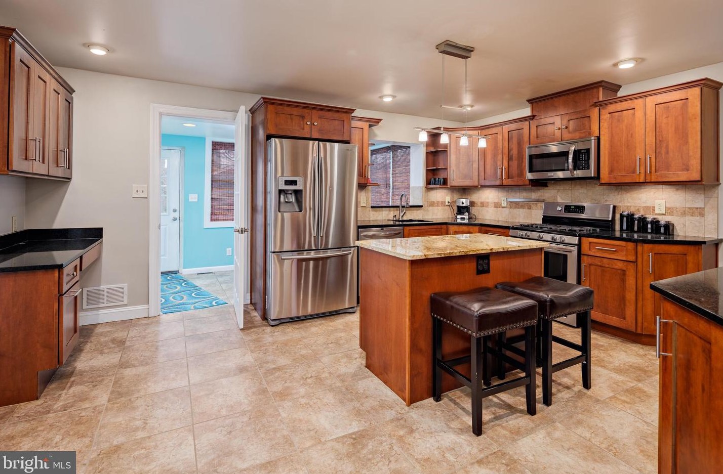 1847 Darrich Dr, Baltimore, MD 21234-3815