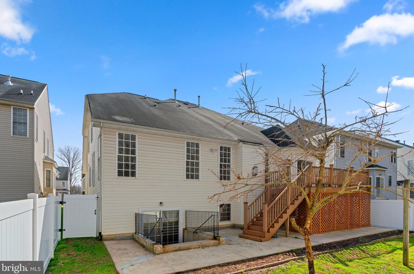 216 Vale Crest Ct, Baltimore MD  21221-4700 exterior