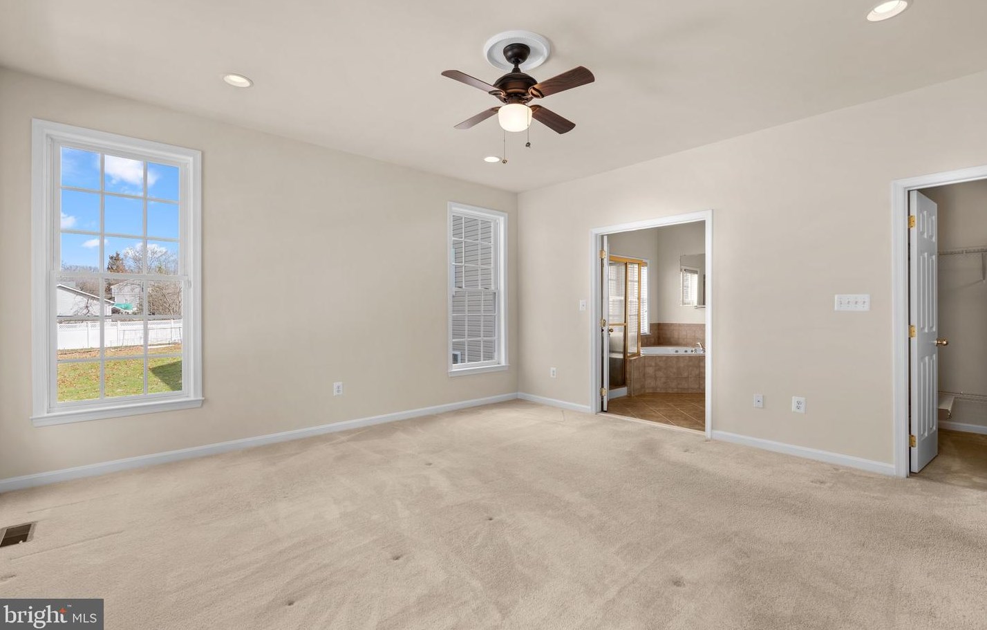 216 Vale Crest Ct, Baltimore MD  21221-4700 exterior