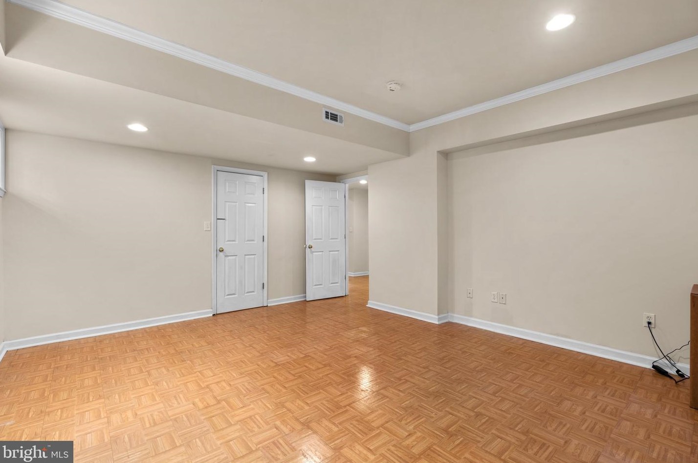 216 Vale Crest Ct, Baltimore MD  21221-4700 exterior