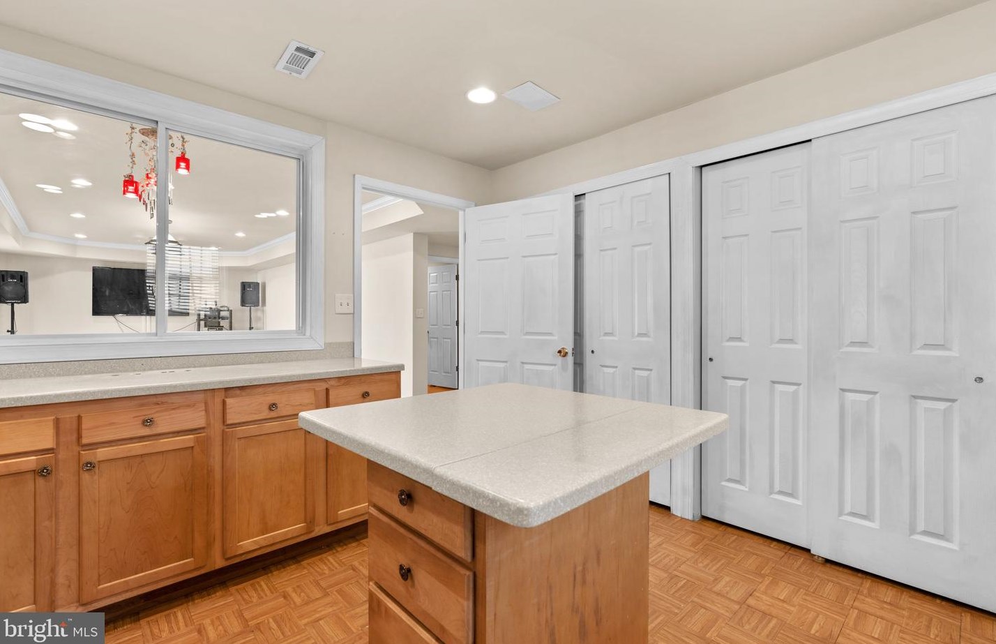 216 Vale Crest Ct, Baltimore MD  21221-4700 exterior