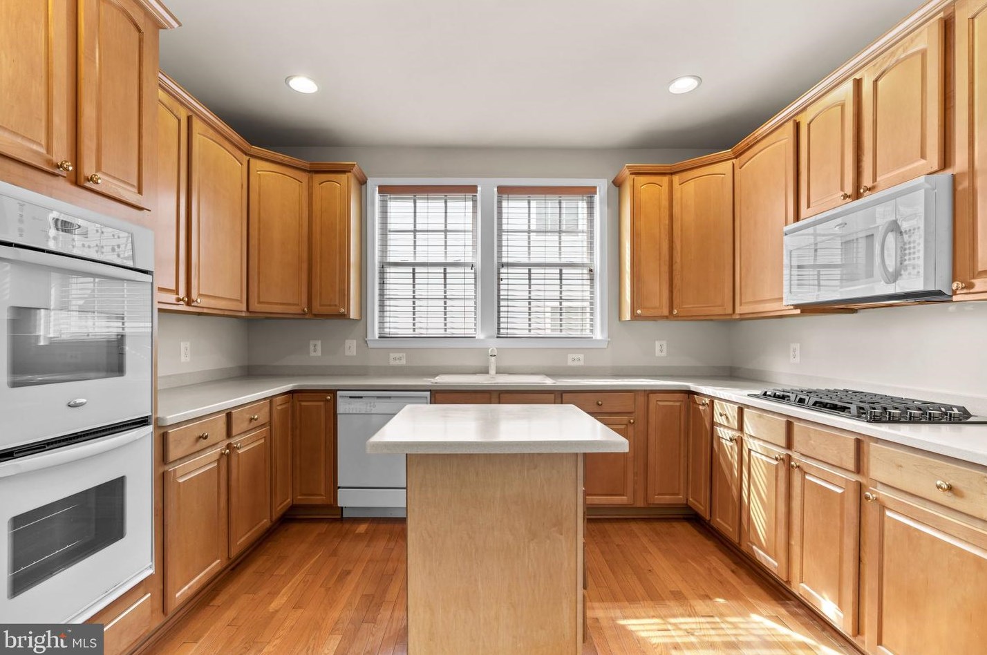 216 Vale Crest Ct, Baltimore MD  21221-4700 exterior