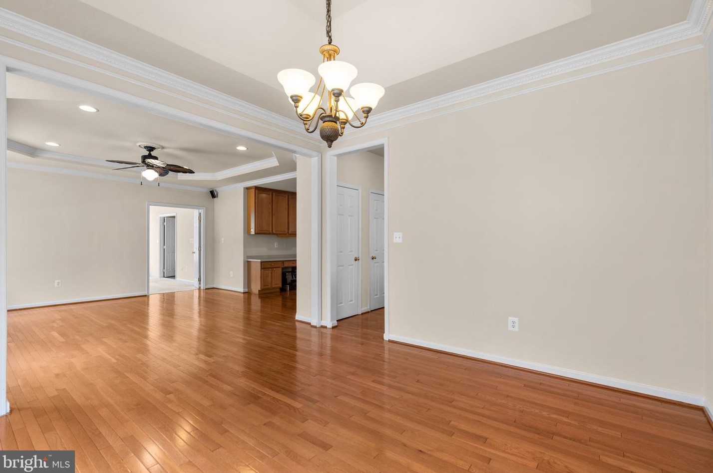 216 Vale Crest Ct, Baltimore MD  21221-4700 exterior