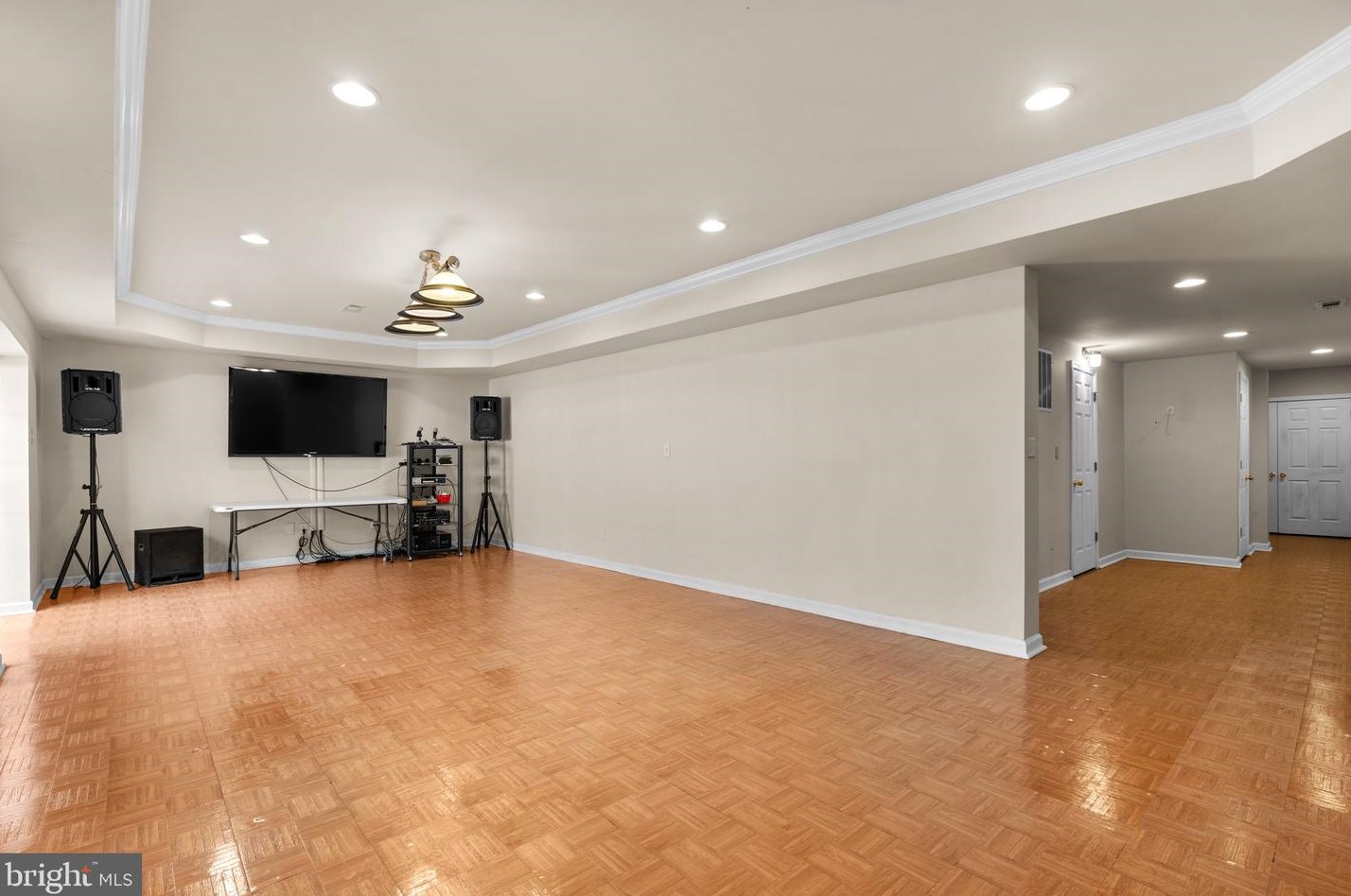 216 Vale Crest Ct, Baltimore MD  21221-4700 exterior