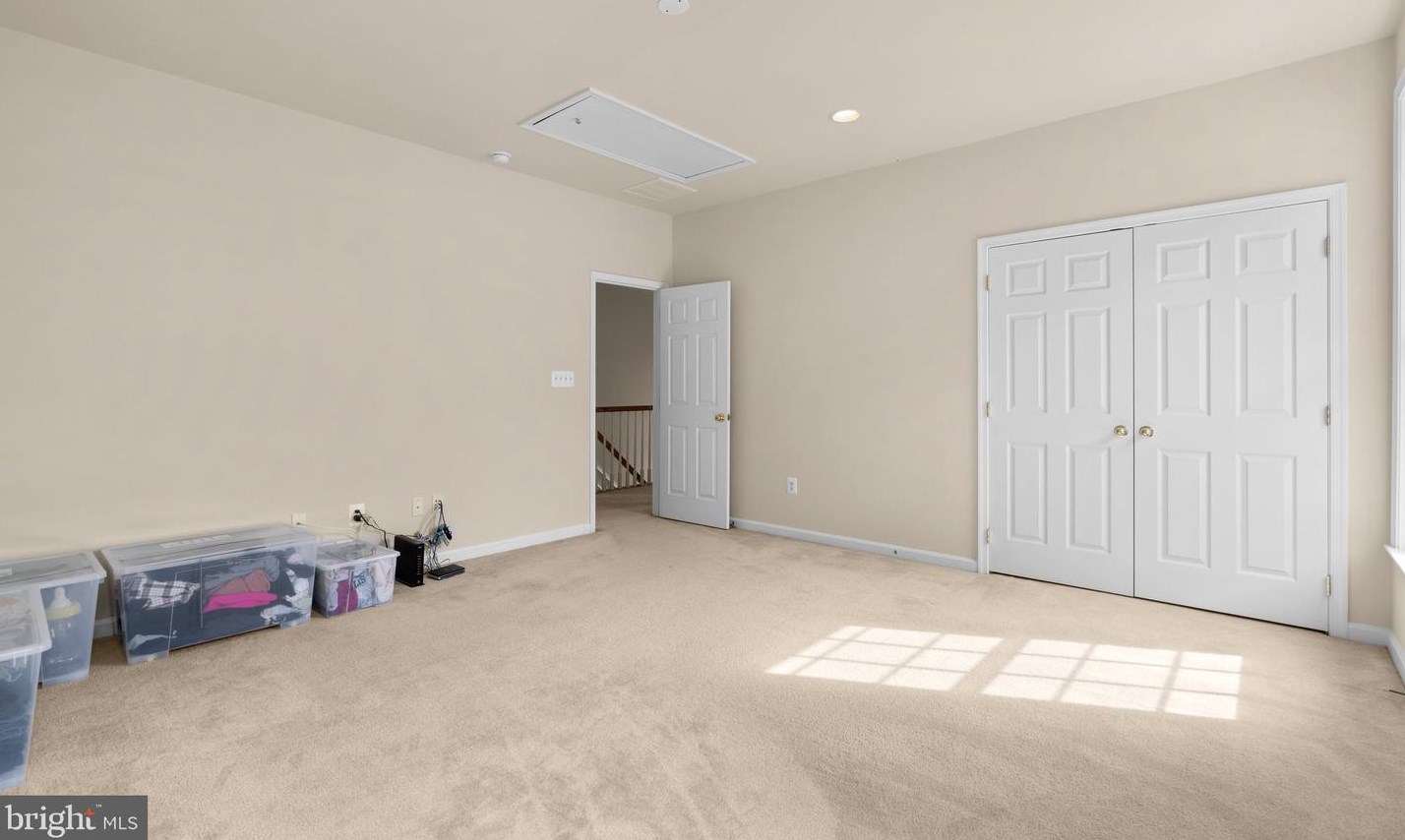 216 Vale Crest Ct, Baltimore MD  21221-4700 exterior