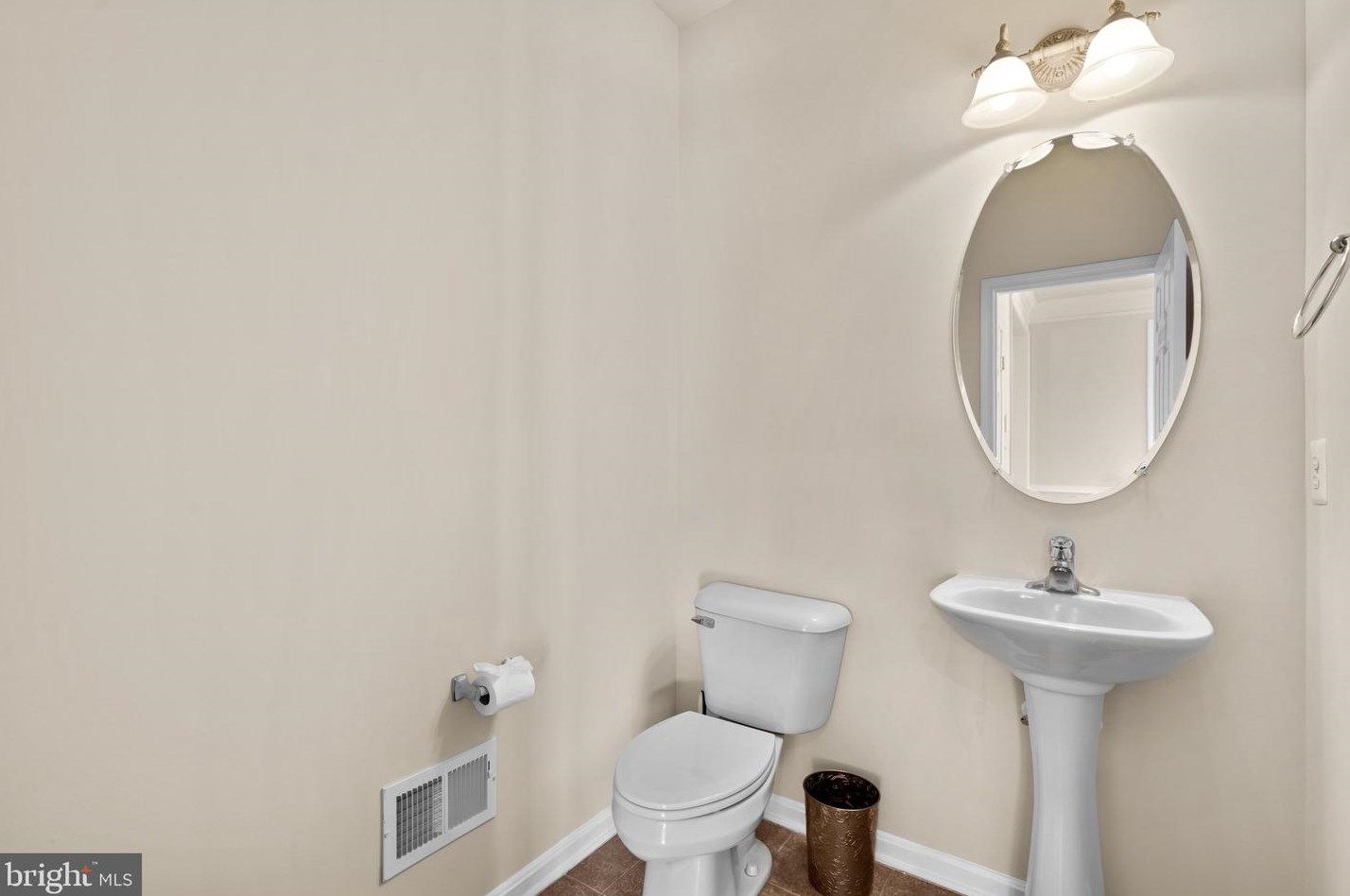 216 Vale Crest Ct, Baltimore MD  21221-4700 exterior