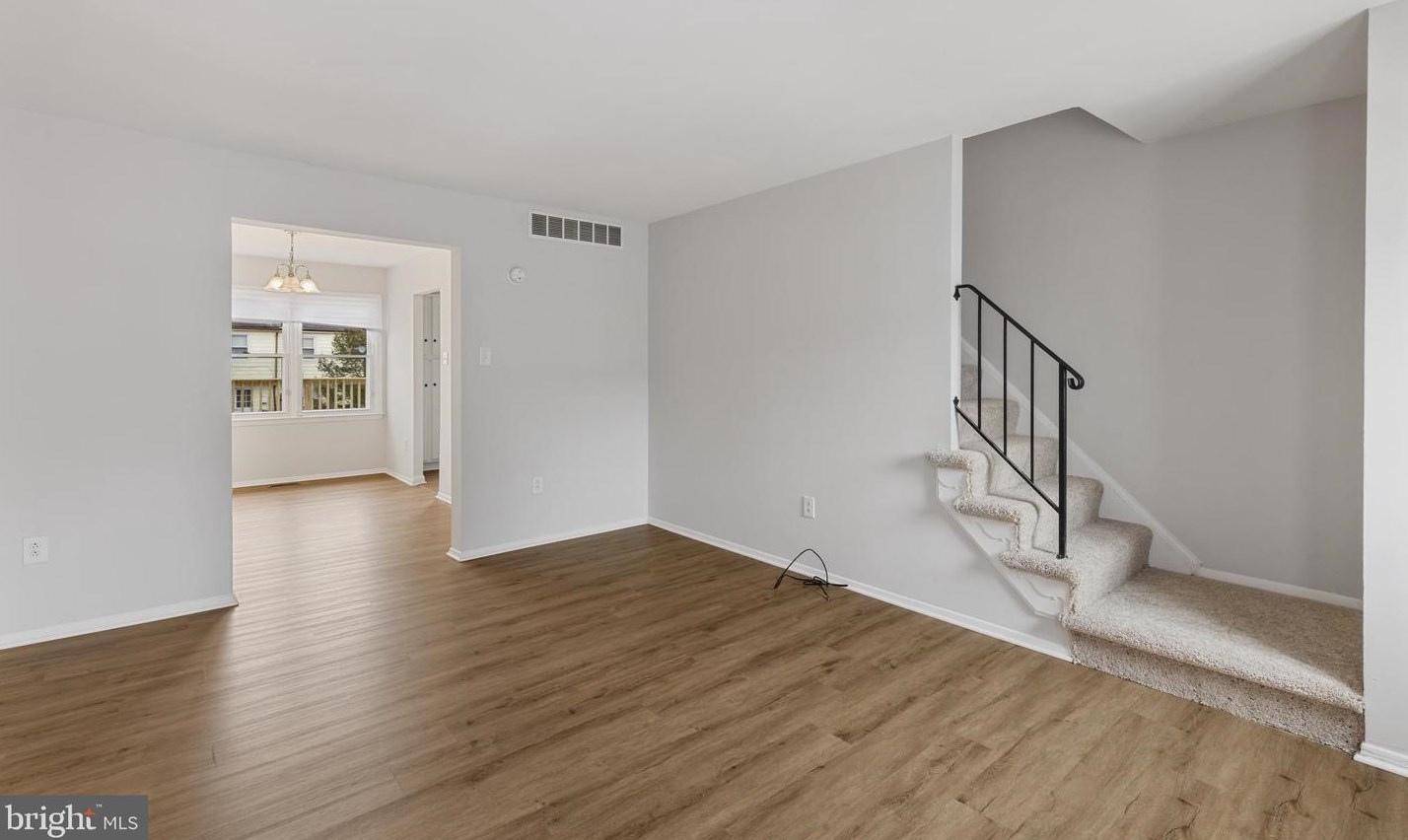 5 Hartack Ct, Baltimore, MD 21236-3330