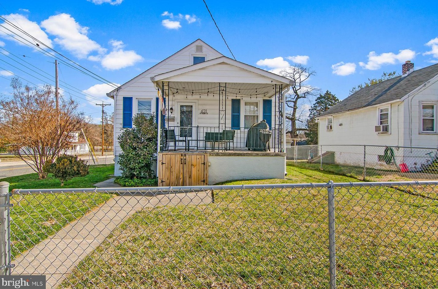 631 Stuart St, Baltimore MD  21221-4832 exterior