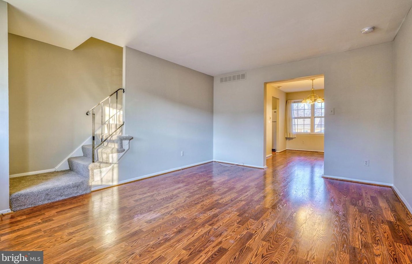 15 Mitnick Ct, Baltimore, MD 21236