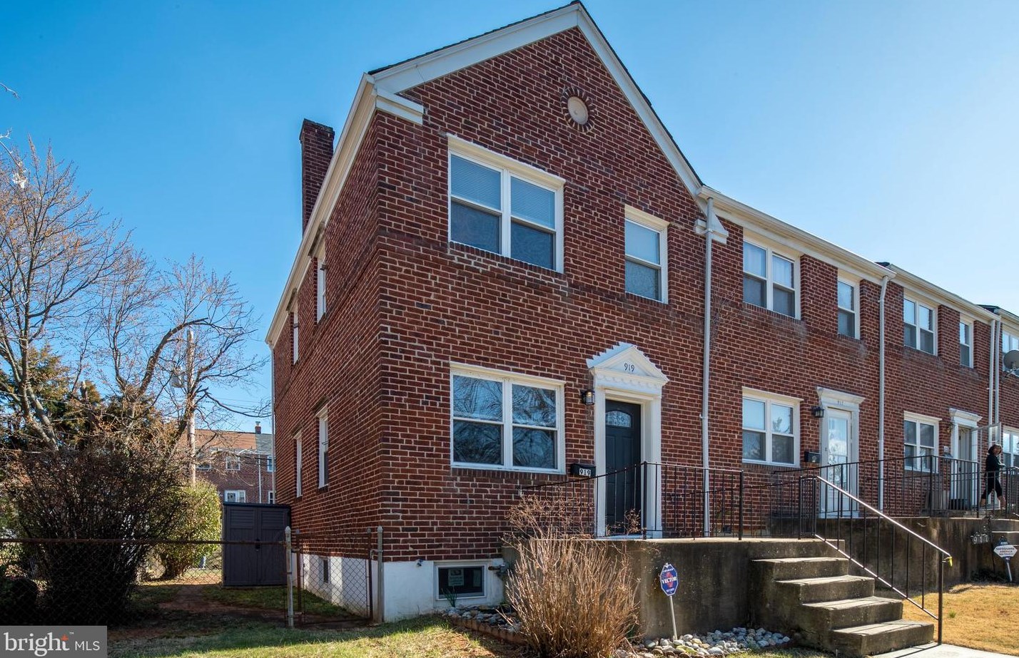919 Saint Agnes Ln, Baltimore MD  21207-4855 exterior