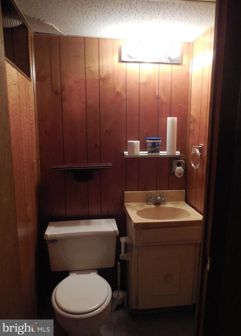 7304 Bridgewood Dr, Baltimore MD  21224-1913 exterior