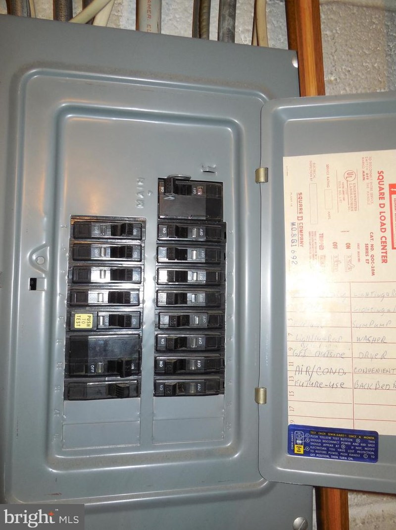 7304 Bridgewood Dr, Baltimore MD  21224-1913 exterior