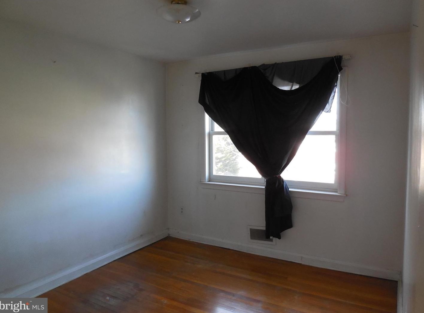 7304 Bridgewood Dr, Baltimore MD  21224-1913 exterior