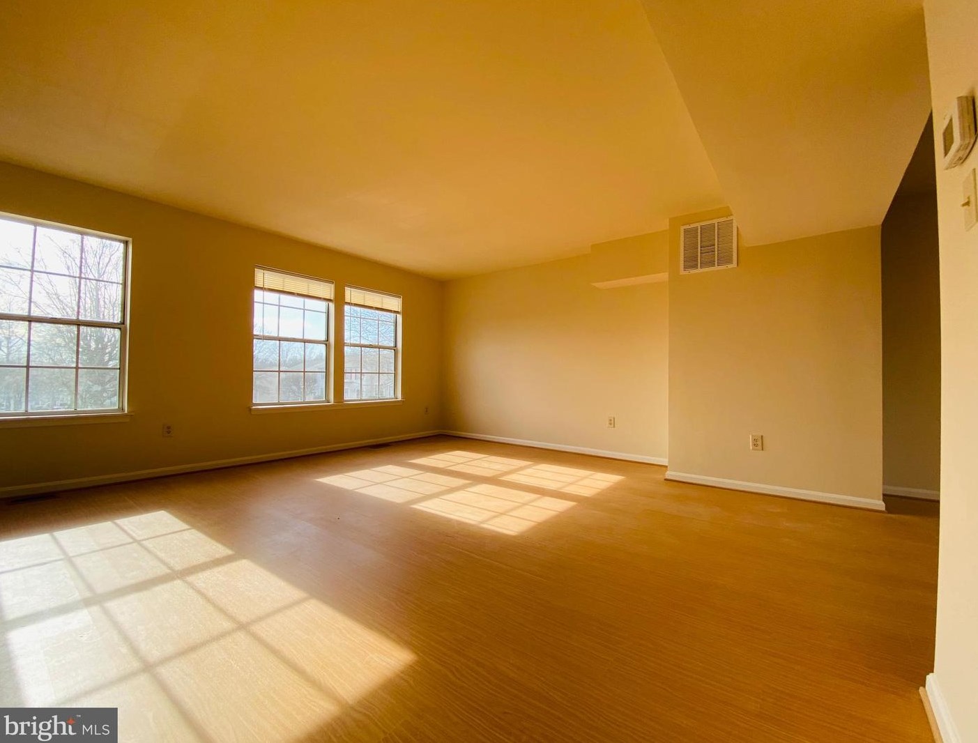 8262 Kings Crown Rd, Baltimore, MD 21208