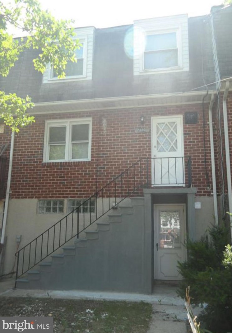 5690 Arnhem Rd, Baltimore, MD 21206-2923