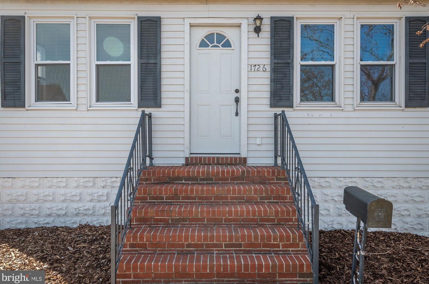 1726 Leslie Rd, Baltimore MD  21222-1218 exterior