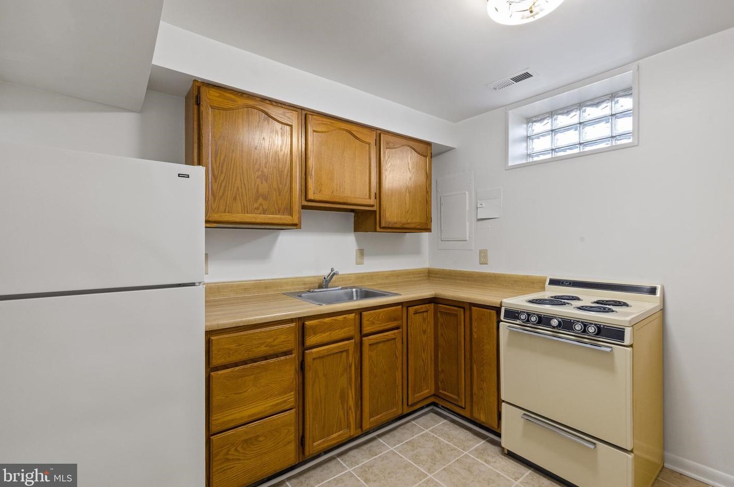 422 Lafayette Ave, Baltimore MD  21228-3226 exterior
