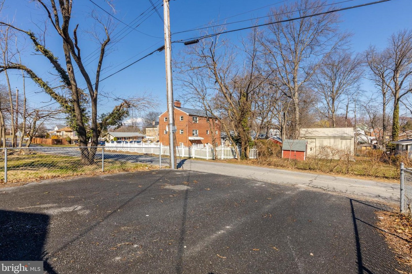 422 Lafayette Ave, Baltimore MD  21228-3226 exterior