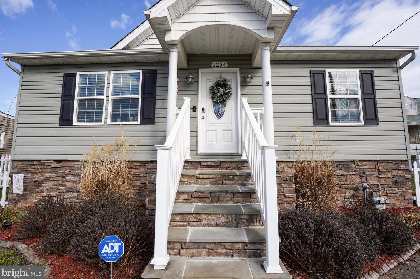 1254 Birch Ave, Baltimore MD  21227-2624 exterior