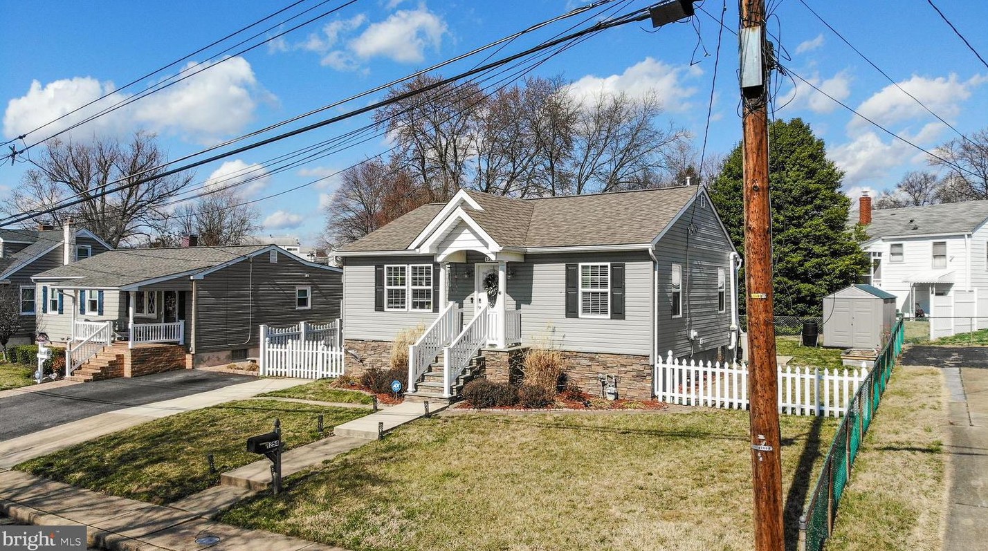 1254 Birch Ave, Baltimore, MD 21227-2624