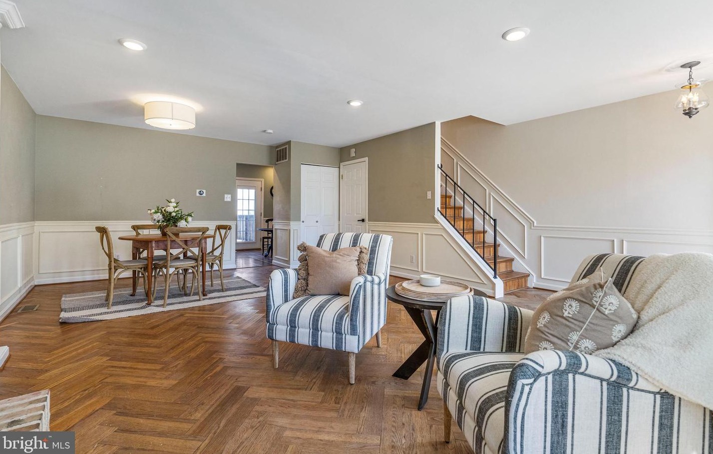 5712 Richardson Mews Sq, Baltimore MD  21227-4291 exterior