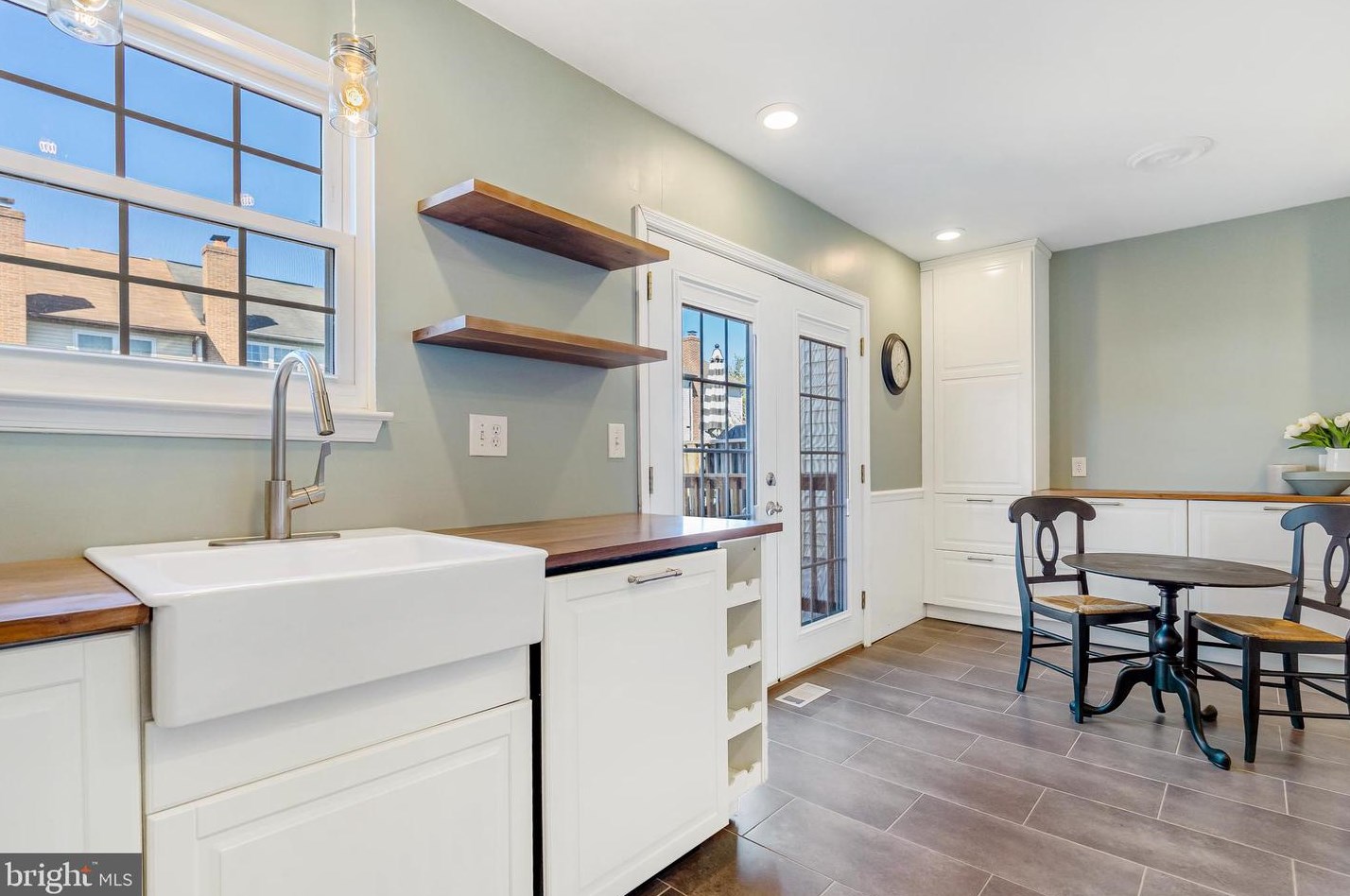 5712 Richardson Mews Sq, Baltimore MD  21227-4291 exterior