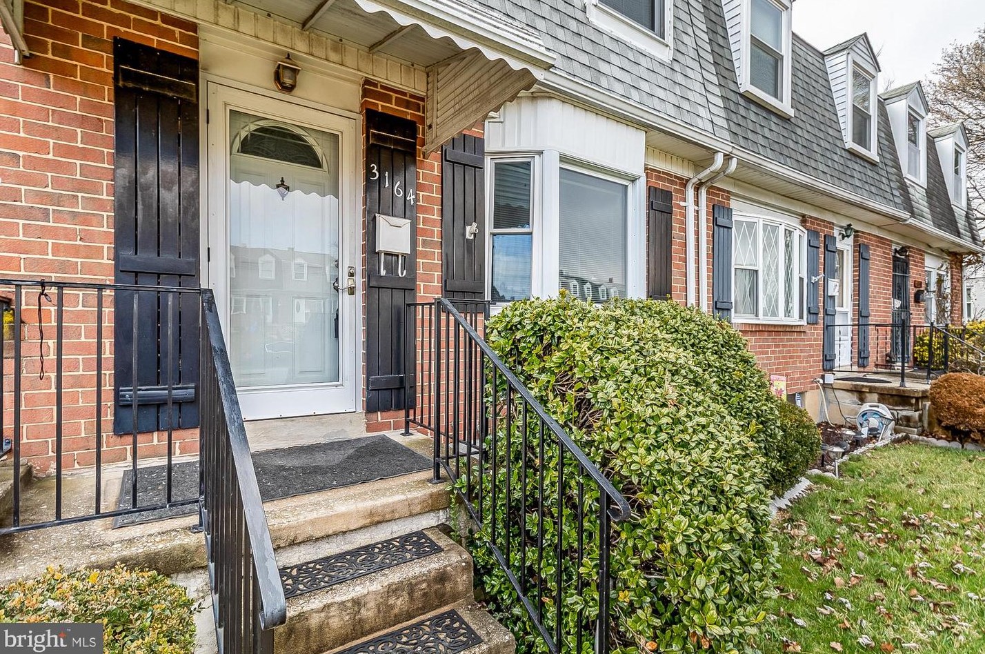 3164 Ryerson Cir, Baltimore, MD 21227-4738