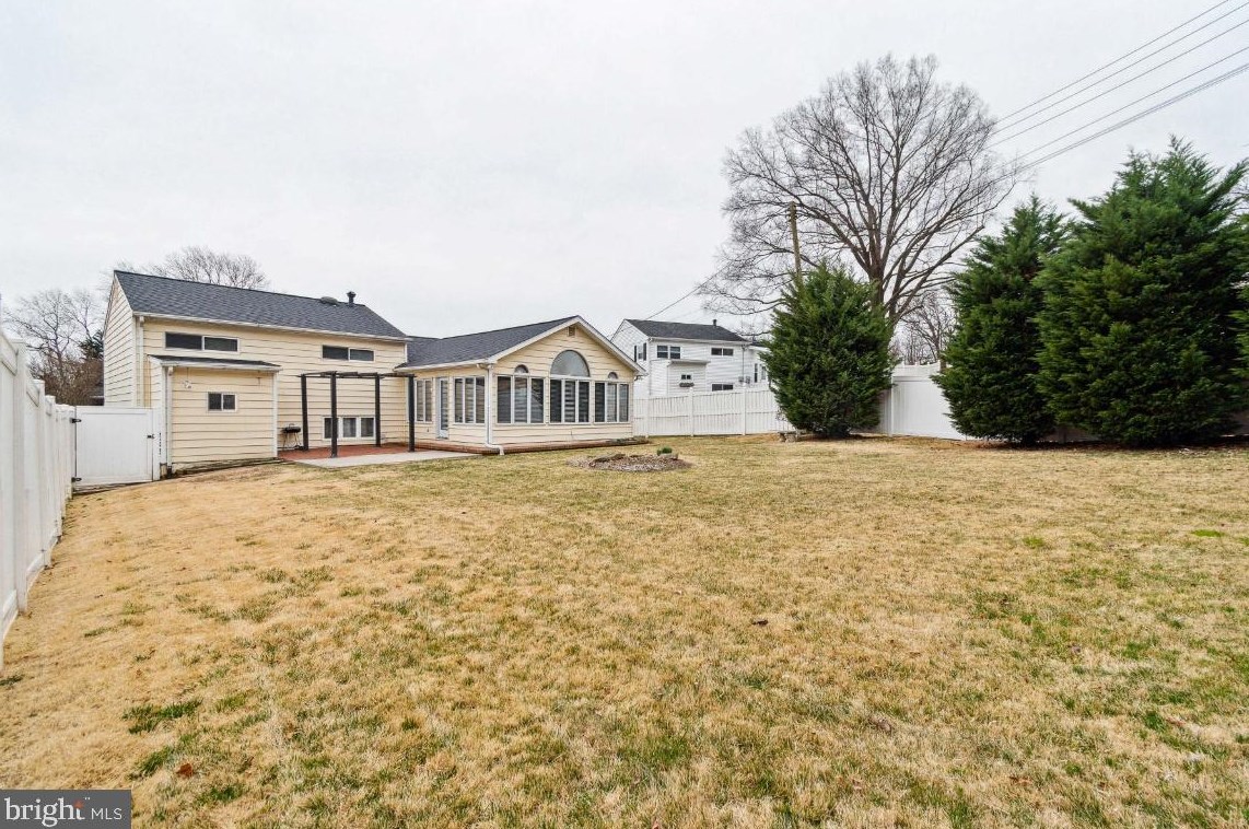 1106 Plover Dr, Baltimore MD  21227-4338 exterior