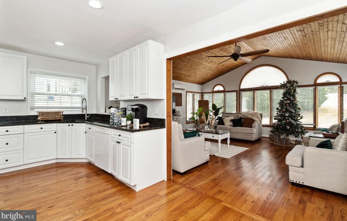 1106 Plover Dr, Baltimore MD  21227-4338 exterior