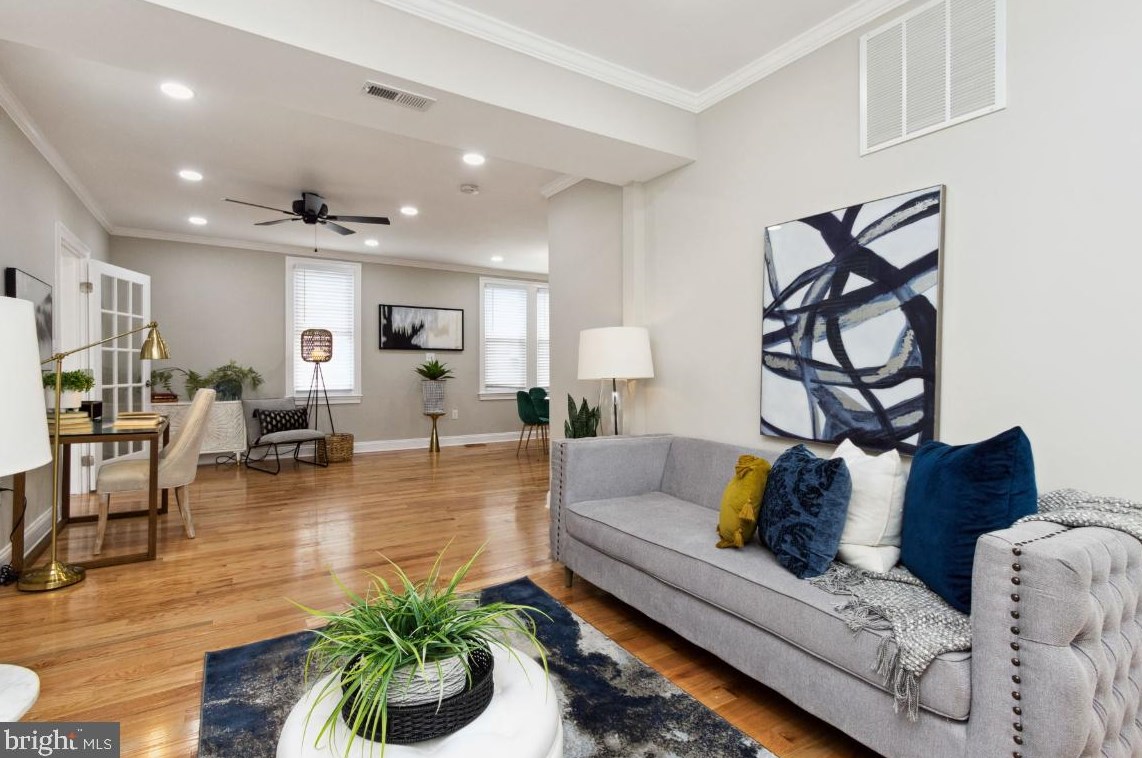 4 Mount De Sales Rd, Baltimore MD  21229-2205 exterior
