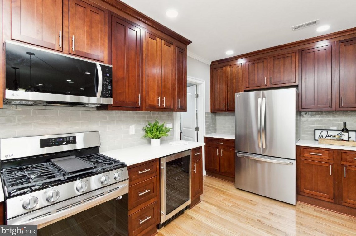 4 Mount De Sales Rd, Baltimore MD  21229-2205 exterior