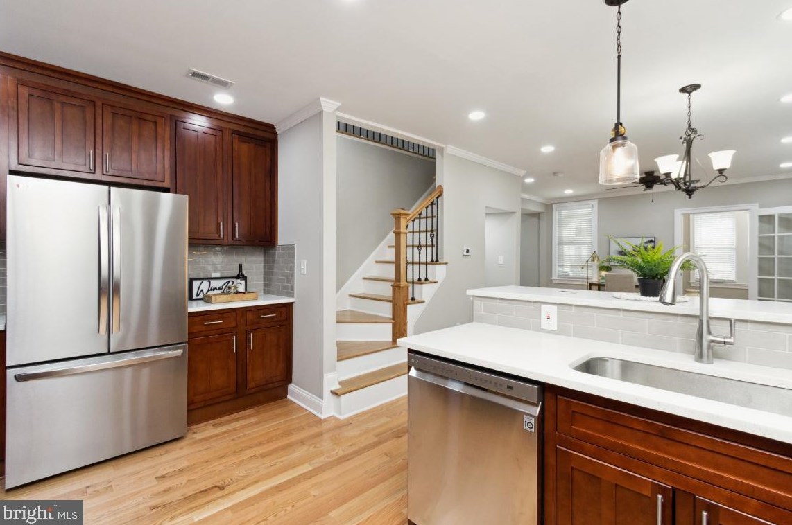 4 Mount De Sales Rd, Baltimore MD  21229-2205 exterior