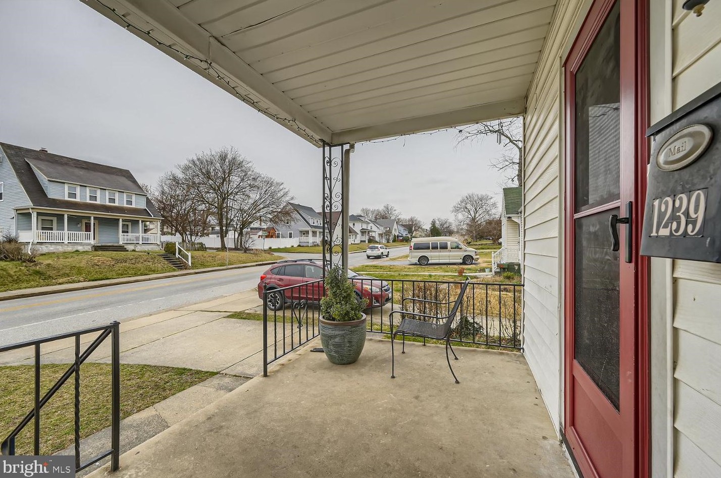 1239 Maiden Choice Ln, Baltimore MD  21229-5414 exterior