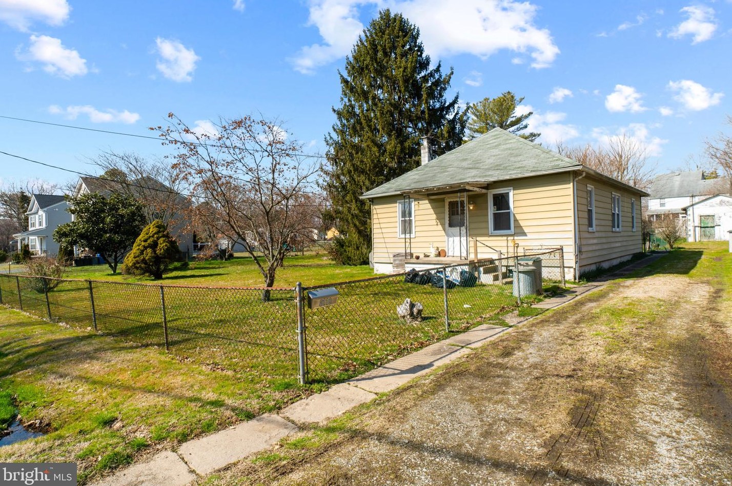 8110 Shore Rd, Baltimore, MD 21219-2313