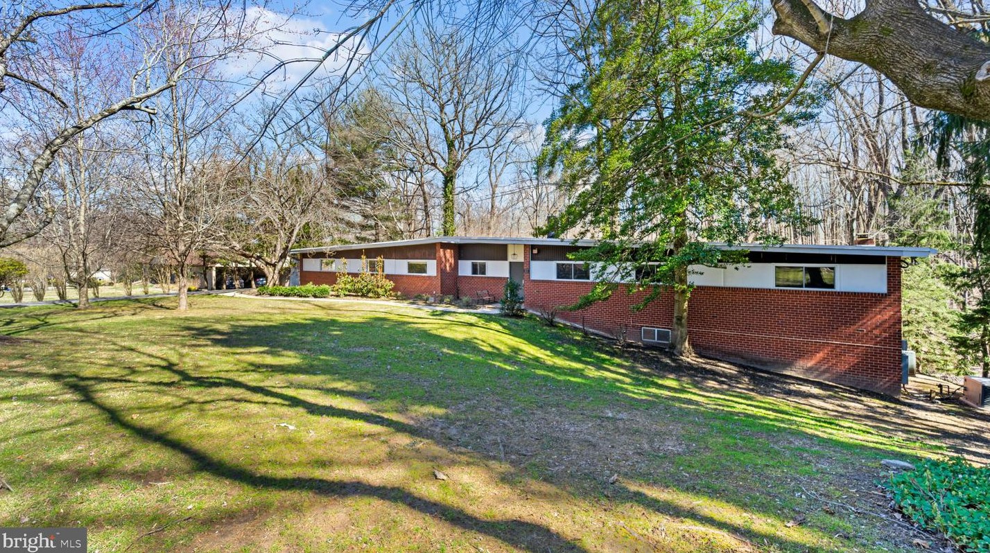 113 Swanhill Ct, Baltimore, MD 21208-1608