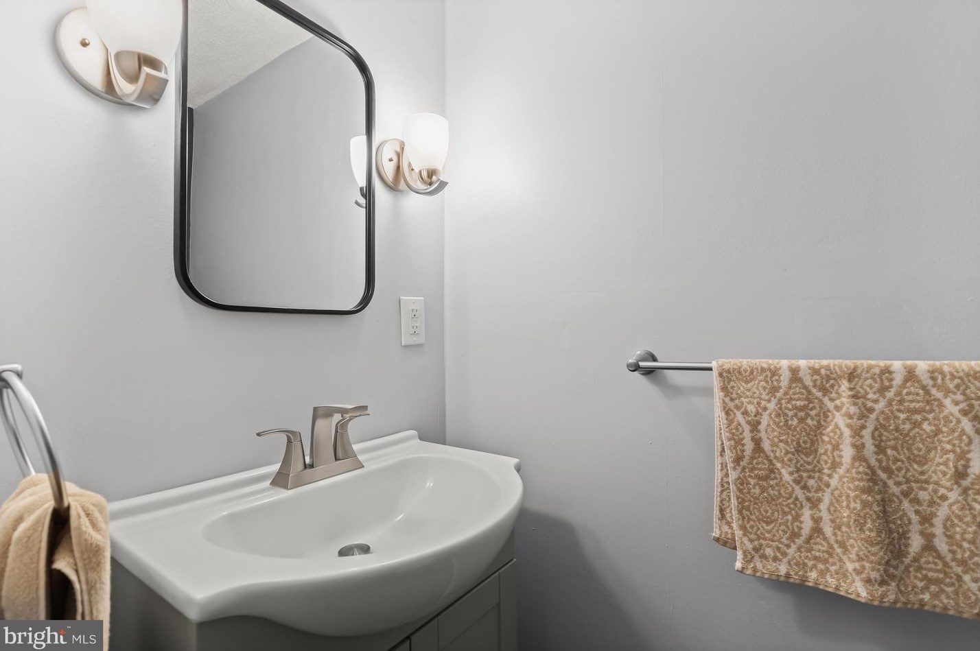 12 Romanoff Ct, Baltimore MD  21234-8018 exterior