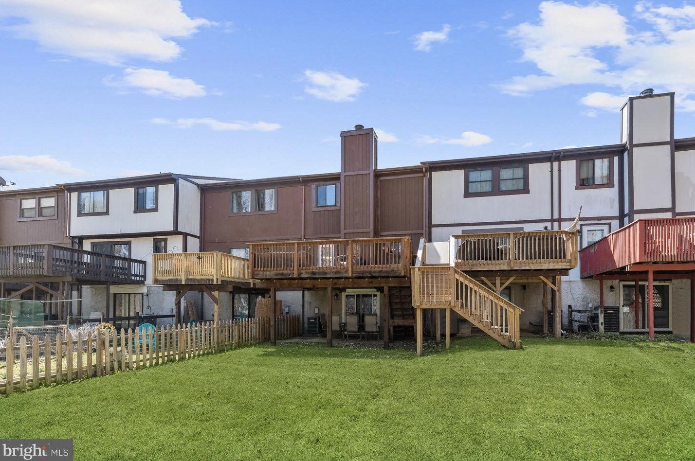 12 Romanoff Ct, Baltimore MD  21234-8018 exterior