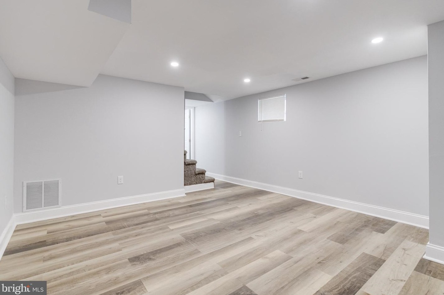 8426 Oakleigh Rd, Baltimore MD  21234-3726 exterior