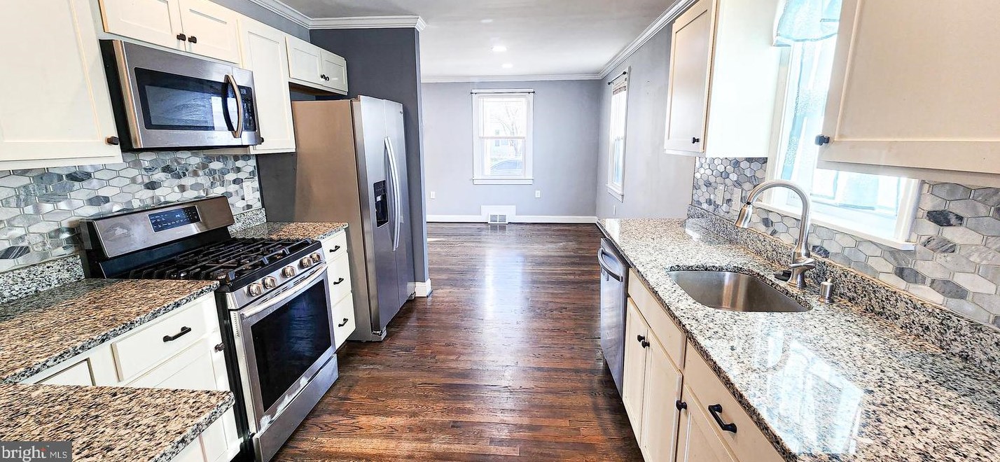 23 Avenal Rd, Baltimore MD  21221-7004 exterior