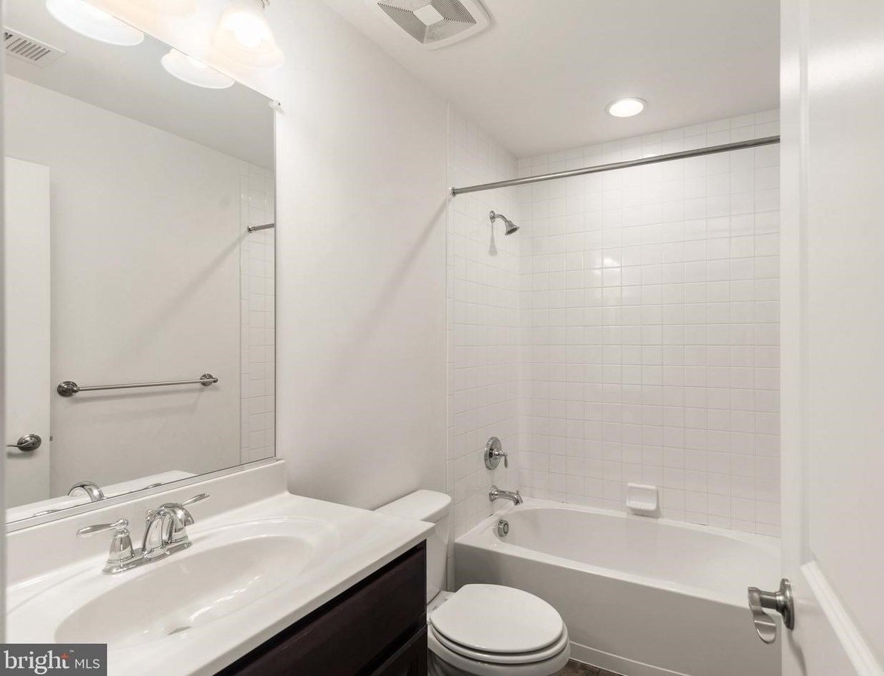 112 Ironwood Ct, Baltimore MD 21237 exterior