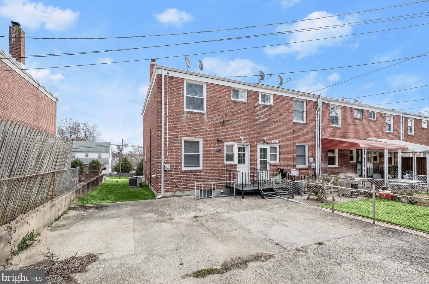5500 Oakland Rd, Baltimore MD  21227-2818 exterior