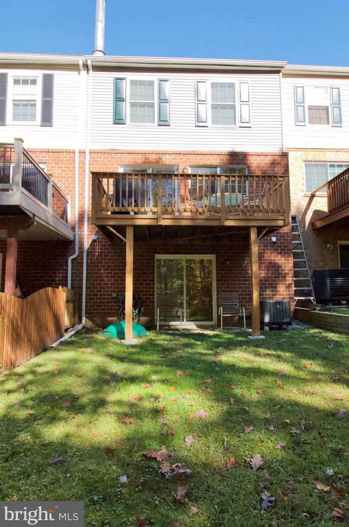 24 Marshs Victory Ct, Baltimore MD  21228-2439 exterior