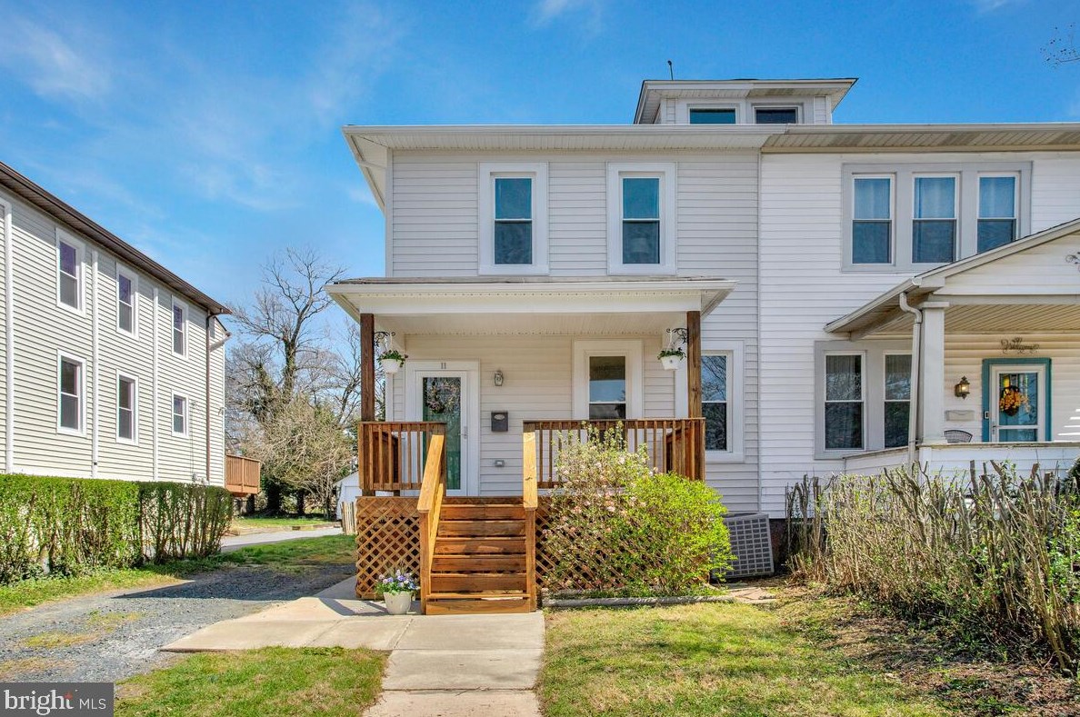 11 Sanford Ave, Baltimore, MD 21228-5004