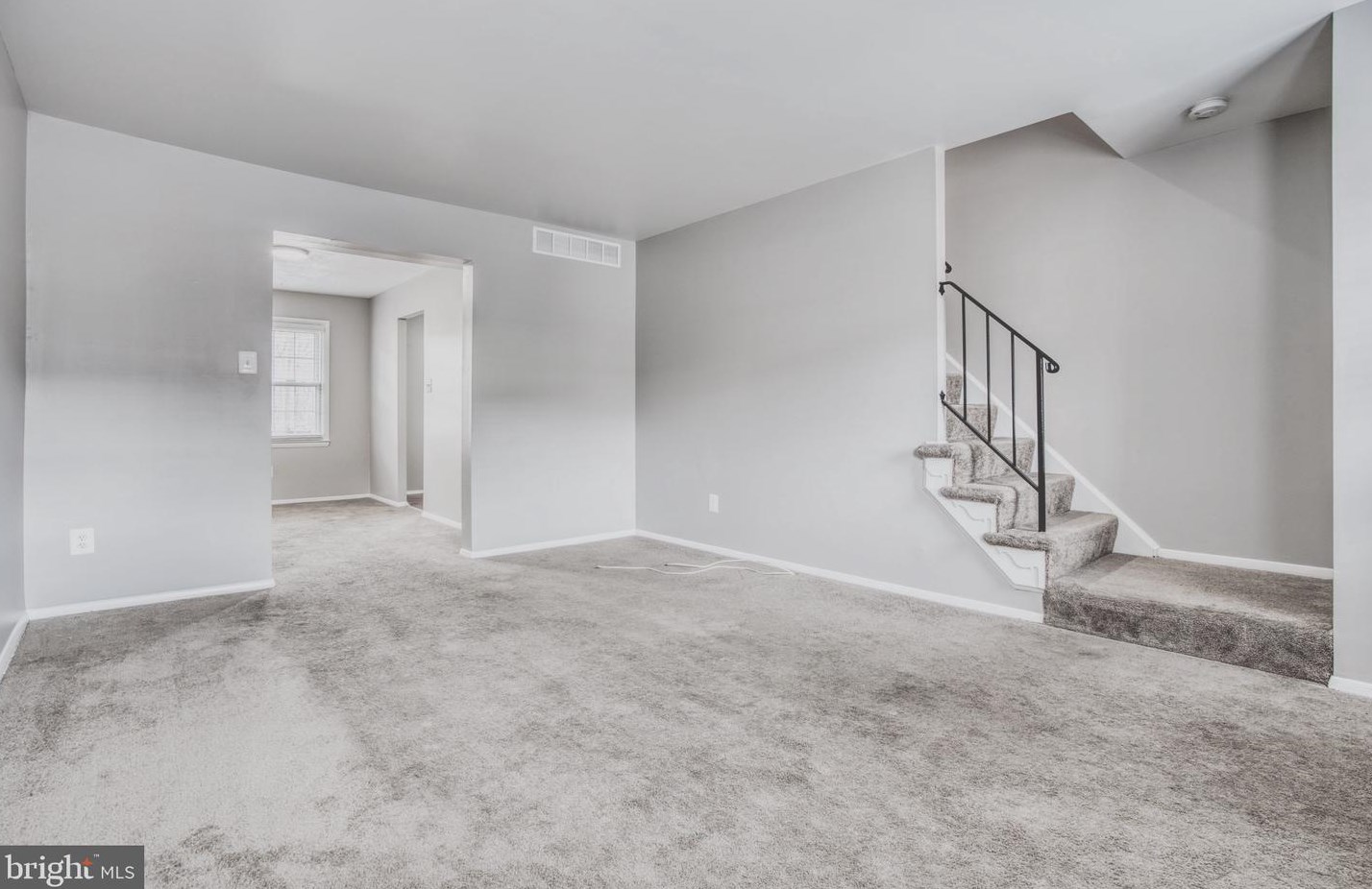 8 Beyda Ct, Baltimore, MD 21236