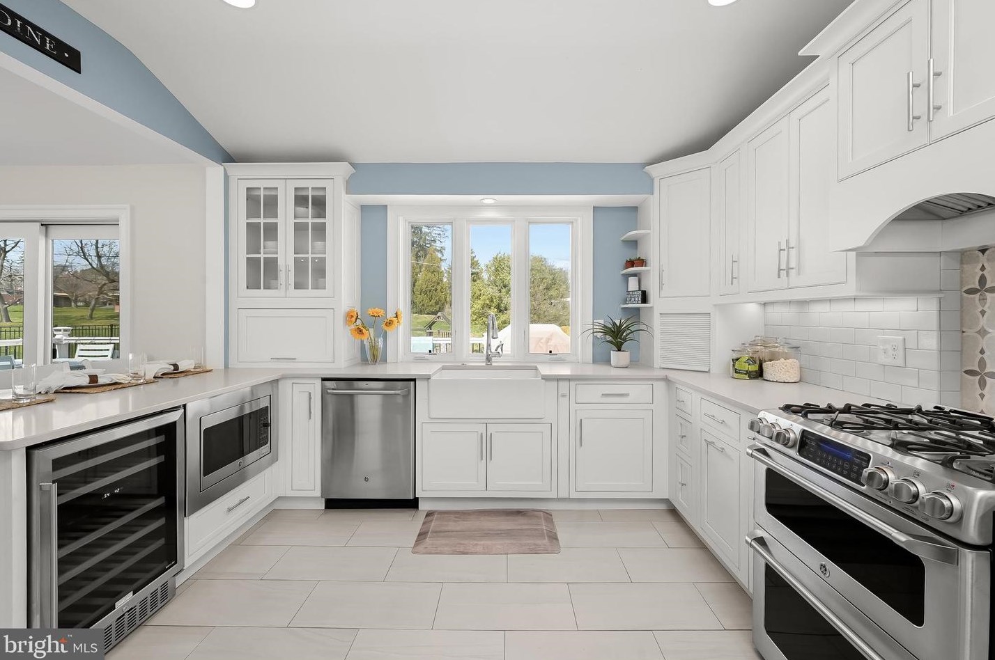 3412 Manor Hill Rd, Baltimore, MD 21208-1824