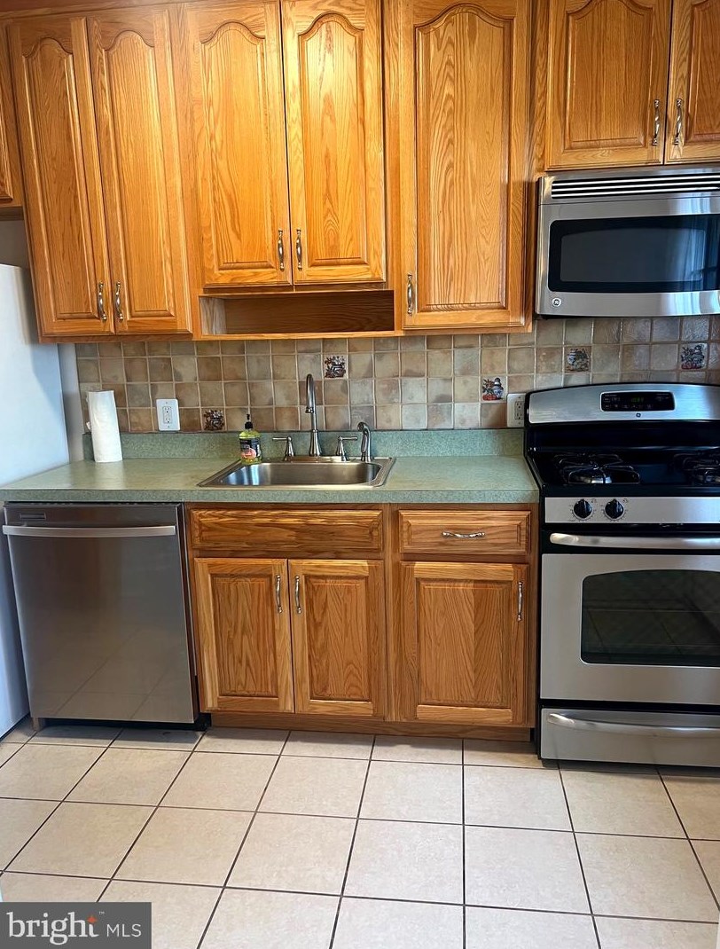 6 Dunkirk Rd, Baltimore, MD 21212